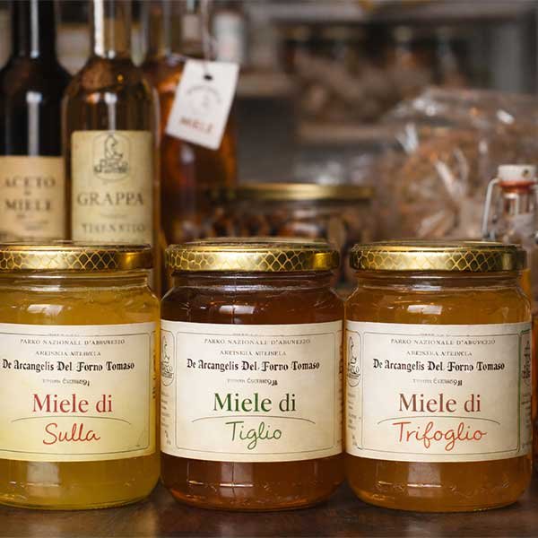 Vasetti di miele di sulla, tiglio e trifoglio, selezione artigianale di miele di montagna